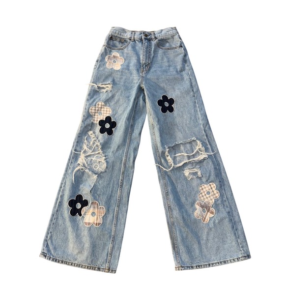 BDG Urban Outfitters Wide Leg Jeans Rips Daisy Patches Skater Baggy 26 - Picture 2 of 14